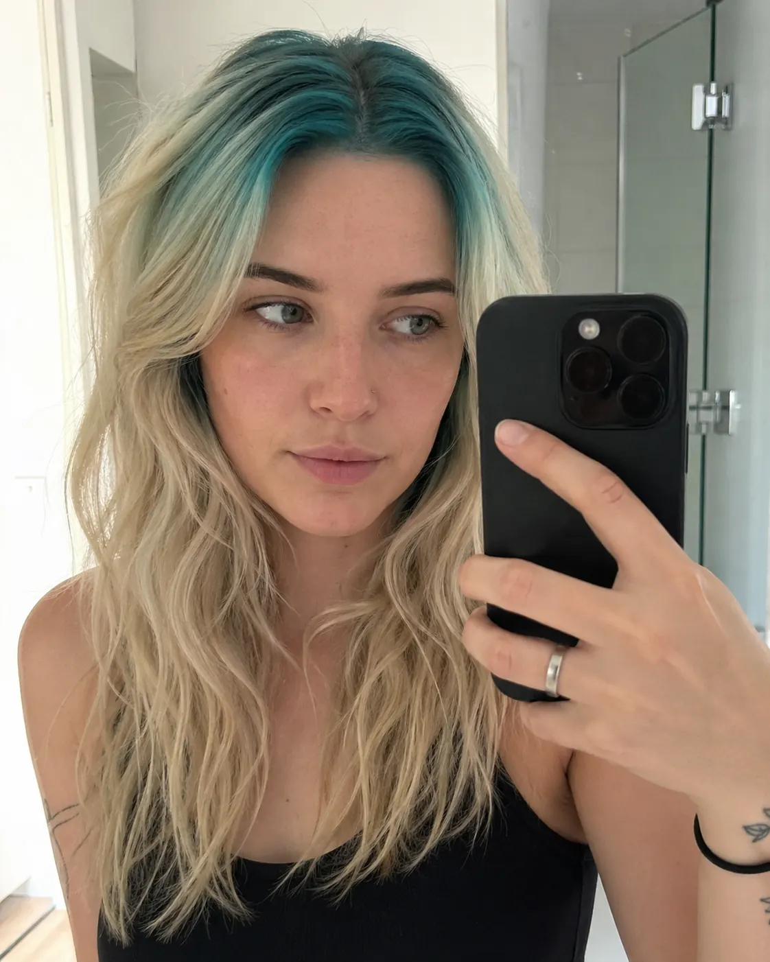 Blonde hair with Teal Blue ghost roots, Long Loose Wave, Mirror Selfie.